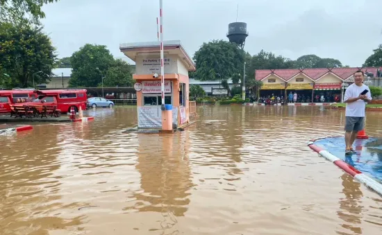 Bangkok và 10 tỉnh ở Thái Lan đối mặt nguy cơ ngập lụt do xả đập