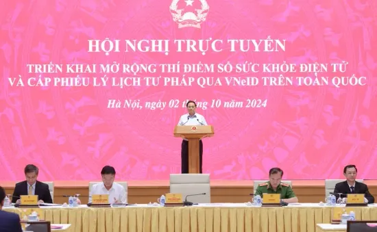 Thủ tướng: Phấn đấu đến năm 2025, 40 triệu người dân sử dụng sổ sức khỏe điện tử