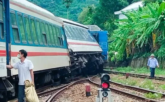 Làm rõ nguyên nhân tàu liên tục trật bánh tại Thừa Thiên - Huế