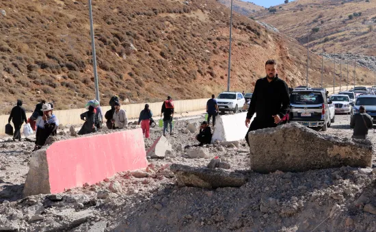 Cắt đứt tuyến đường sơ tán từ Lebanon vào Syria