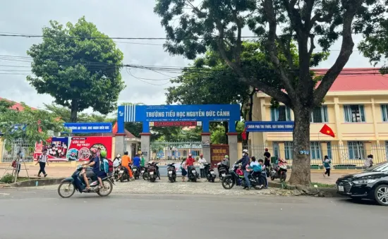 Đắk Lắk: Trường Tiểu học xuất hiện mùi lạ, nhân viên nhà trường nhập viện