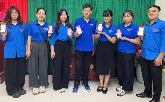 Thanh niên hưởng ứng Ngày Chuyển đổi số quốc gia