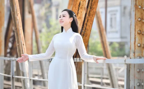 Hà Nội lãng mạn, đầy hoài niệm trong MV mới của Sao Mai Khánh Ly