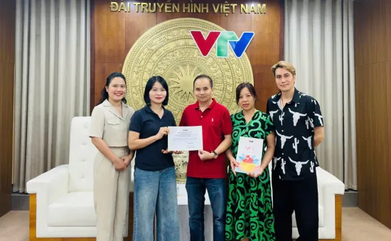 Hội người Việt nam thành phố Lutherstadt Wittenberg và vùng phụ cận tại CHLB Đức ủng hộ khắc phục sau bão lũ 60 triệu đồng