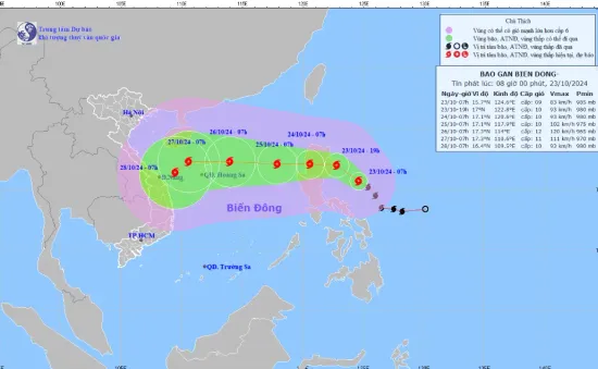 Bão Trami giật cấp 11, di chuyển hướng vào Biển Đông