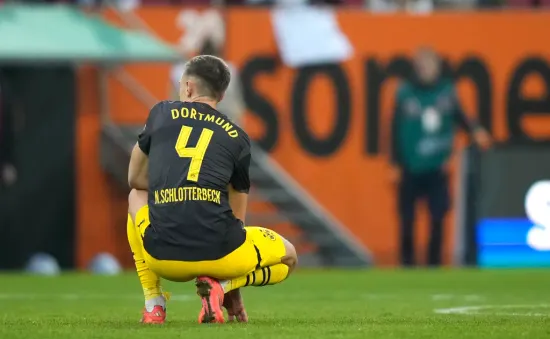 Dortmund tiếp tục không thắng trên sân khách