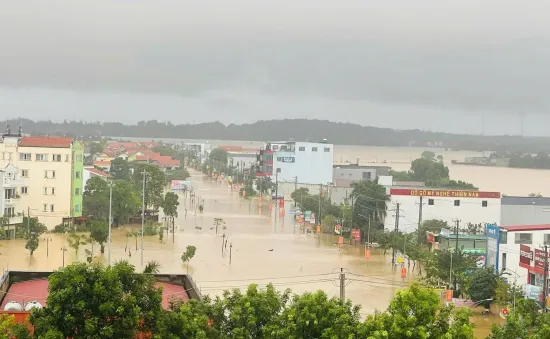 Quảng Bình: Hơn 15.000 ngôi nhà bị ngập do nước lũ lên nhanh