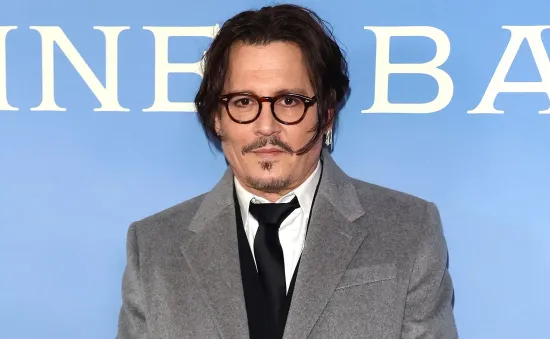 Johnny Depp lần đầu trở lại Hollywood hậu lùm xùm kiện tụng