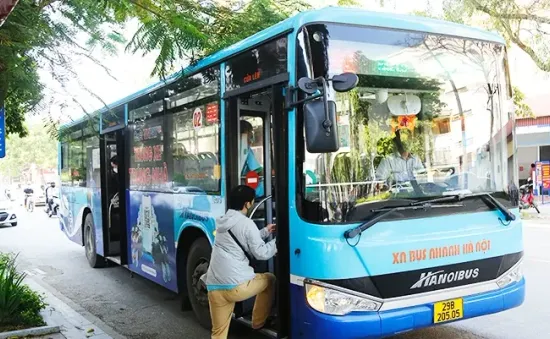 Hà Nội: Đối tượng nào không cần đổi thẻ xe bus miễn phí khi hết hạn?