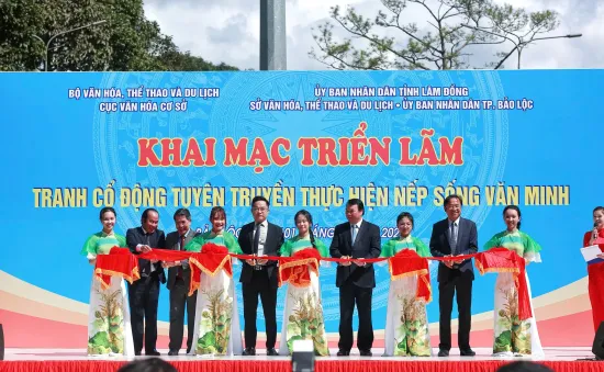 Lâm Đồng: Triển lãm 140 tác phẩm tranh cổ động tuyên truyền thực hiện nếp sống văn minh