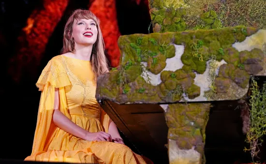 Taylor Swift tiếp tục tạo ra “phép màu” trong chuyến lưu diễn toàn cầu