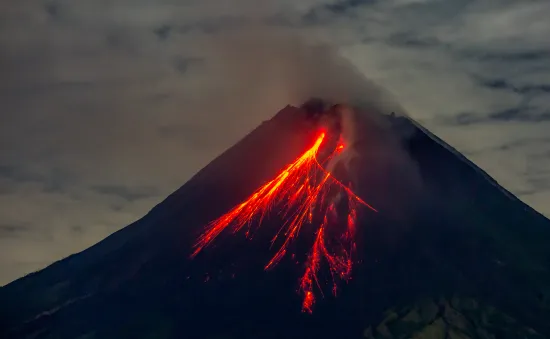 10 người thiệt mạng do núi lửa phun trào ở Indonesia