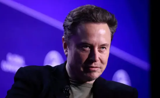 CEO Elon Musk giải đáp về tin đồn điện thoại Tesla