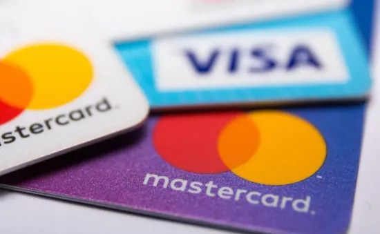 EU điều tra phí dịch vụ của thẻ tín dụng Visa và Mastercard