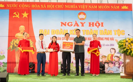 Bí thư Tỉnh ủy Quảng Bình dự Ngày hội Đại đoàn kết toàn dân tộc tại thành phố Đồng Hới