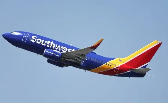 Máy bay Southwest Airlines bị trúng đạn trước khi khởi hành tại Dallas, Mỹ