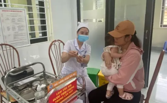 Hà Nội: Phấn đấu trên 90% trẻ 7 tuổi được tiêm vaccine uốn ván - bạch hầu (Td)