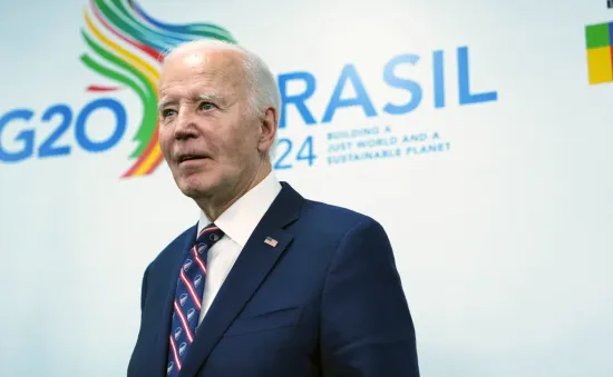 Tổng thống Mỹ Joe Biden lần đầu phê duyệt cấp mìn chống bộ binh cho Ukraine