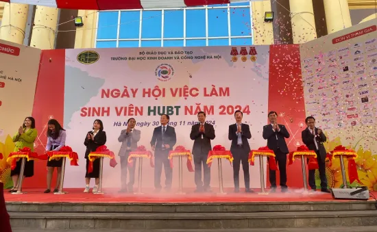 Ngày hội việc làm sinh viên HUBT năm 2024 thu hút 100 doanh nghiệp, 5.000 cơ hội việc làm