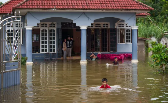 Lũ lụt nghiêm trọng khiến 6 người thiệt mạng, Malaysia nỗ lực khắc phục hậu quả