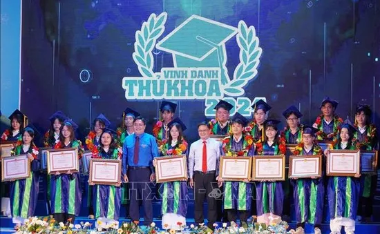 TP Hồ Chí Minh vinh danh 88 thủ khoa năm 2024