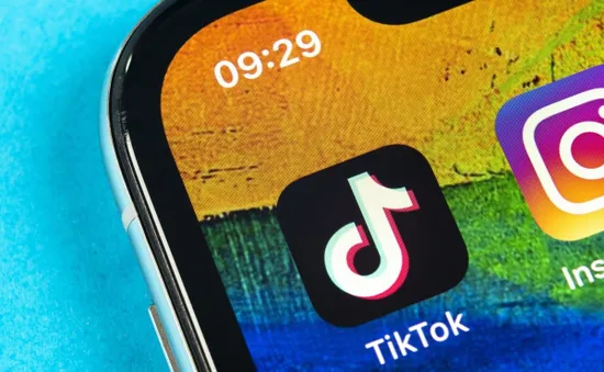 TikTok "mua" người dùng tại Mỹ