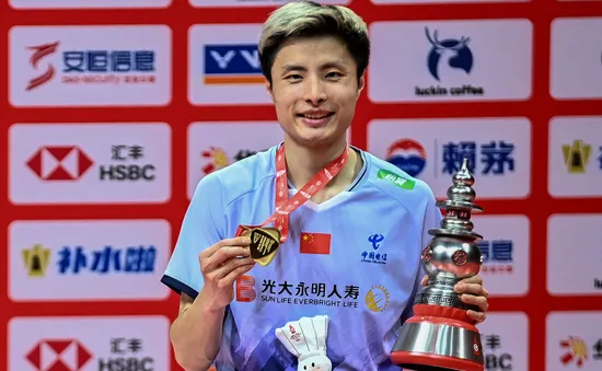 Shi Yuqi đánh bại Anders Antonsen để vô địch BWF World Tour Finals