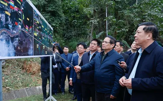 Thủ tướng yêu cầu trình Quốc hội dự án đường sắt Lào Cai - Hà Nội - Hải Phòng trong tháng 2