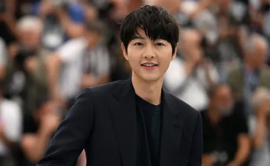 Song Joong Ki thể hiện tình yêu với con gái