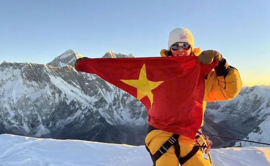 Nguyễn Thanh Bình chinh phục Ama Dablam: Leo núi không chỉ dành cho phái mạnh