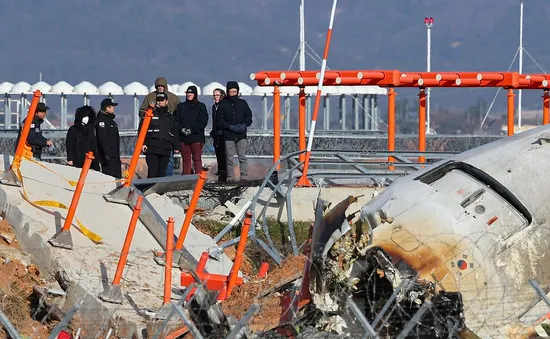 Vụ tai nạn máy bay ở Hàn Quốc: Cảnh sát khám xét sân bay Muan và văn phòng hãng Jeju Air