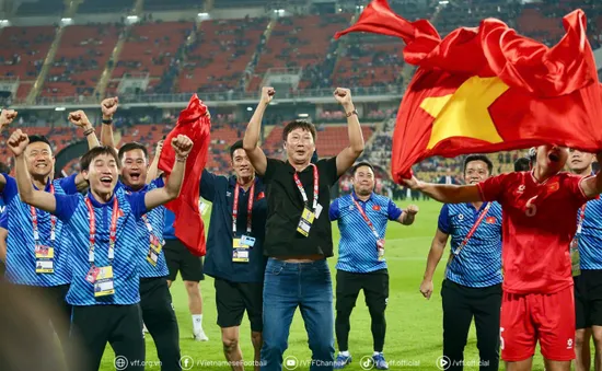 HLV Kim Sang Sik: “Cảm ơn các cầu thủ đã không từ bỏ, đã chiến đấu đến cùng!”