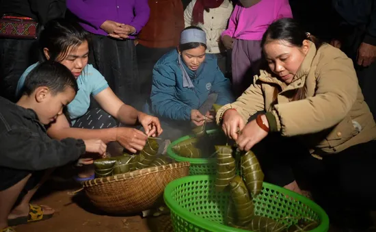 Mùa xuân mới về trên thôn Làng Nủ