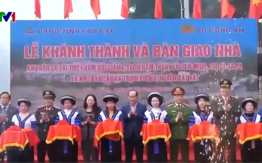 Khánh thành, bàn giao nhà ở cho người dân bị thiên tai ở Lào Cai