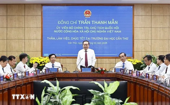 Chủ tịch Quốc hội Trần Thanh Mẫn thăm, chúc Tết Trường Đại học Cần Thơ