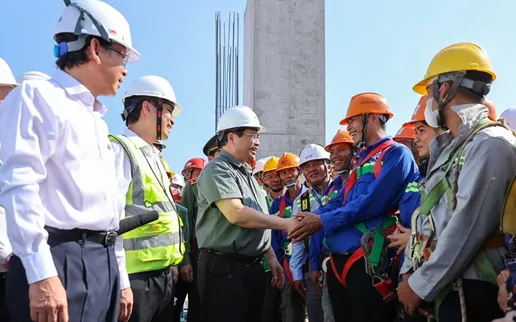 Thủ tướng chỉ đạo chăm lo, hỗ trợ người lao động làm việc trên công trường trong dịp Tết