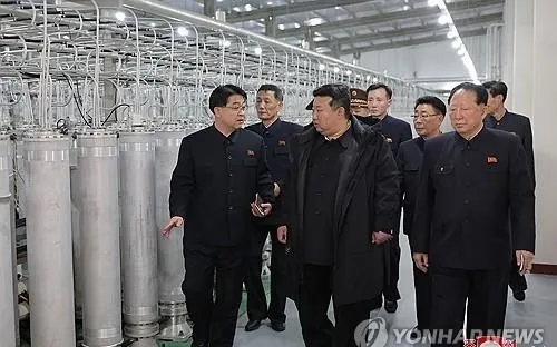 Thị sát cơ sở vật liệu hạt nhân, Chủ tịch Triều Tiên Kim Jong-un gửi đi thông điệp mạnh mẽ