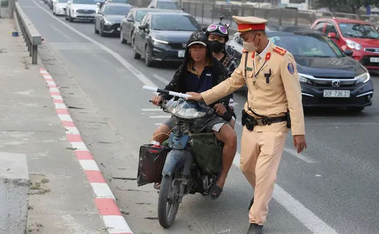 Hà Nội triển khai chuyên đề duy trì trật tự an toàn giao thông