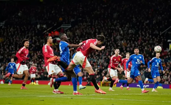 FA Cup và VAR: Tranh cãi nổ ra sau bàn thắng gây tranh cãi của Harry Maguire