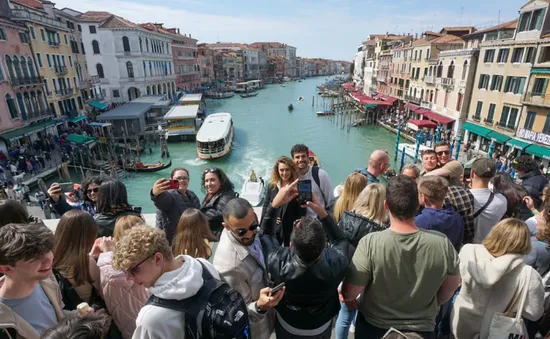 Thành phố Venice gia hạn thuế du lịch