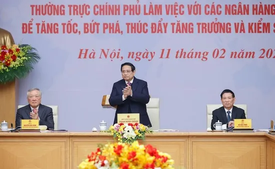 Thủ tướng làm việc với các ngân hàng thương mại để thúc đẩy tăng trưởng