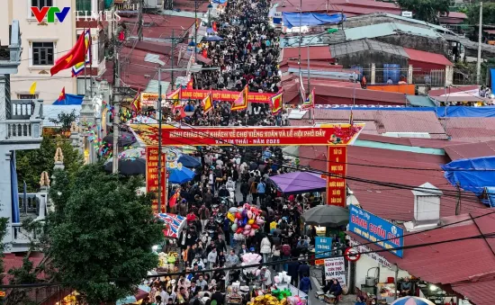 Sôi động các tour du lịch hành hương đầu năm mới