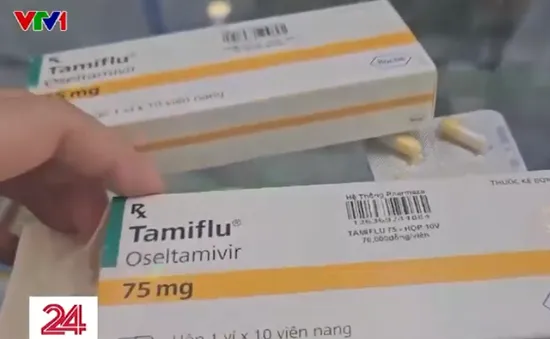 Người dân đổ xô ''săn lùng'' Tamiflu điều trị cúm, giá cao gấp đôi