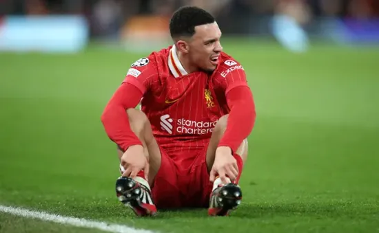 Liverpool "đứng ngồi không yên" khi Trent Alexander-Arnold có nguy cơ lỡ chung kết