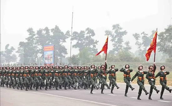 Hơn 5.000 cán bộ chiến sĩ hợp luyện diễu binh kỷ niệm 50 năm Giải phóng miền Nam