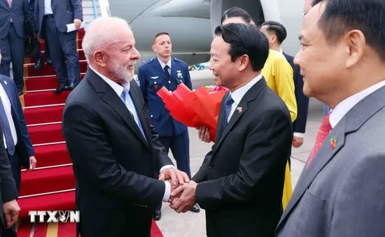Tổng thống Brazil Luiz Inácio Lula da Silva đến Hà Nội, bắt đầu thăm cấp Nhà nước tới Việt Nam