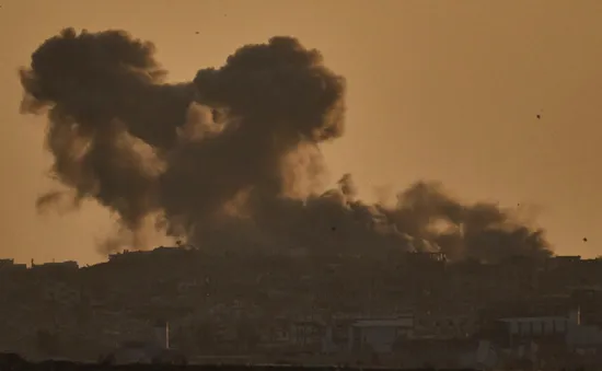 Israel đẩy mạnh tấn công trên bộ tại Gaza