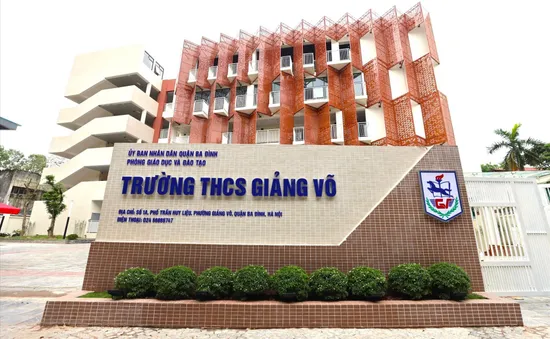 Trường THCS Giảng Võ nhận bằng công nhận chuẩn quốc gia cấp độ 2
