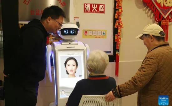 Robot nhận việc chăm sóc người cao tuổi tại Trung Quốc