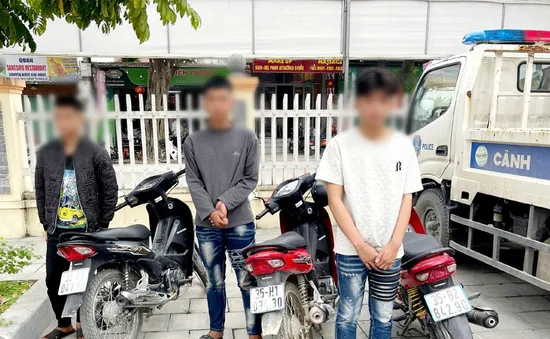 Phát hiện, xử lý nhóm thanh, thiếu niên lạng lách, đánh võng trên đường